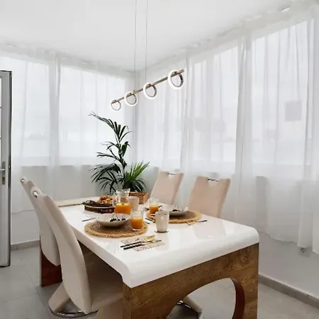 Khaleesi En Lanzarote